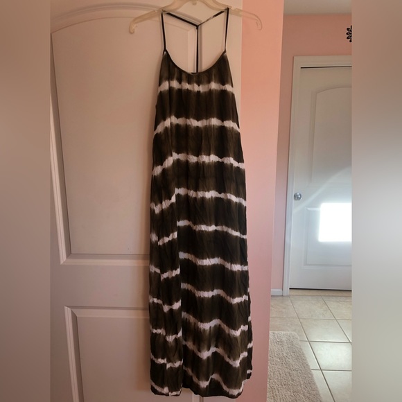 Dresses & Skirts - 🎆🎇3for$9 maxi dress with spaghetti t-strap back